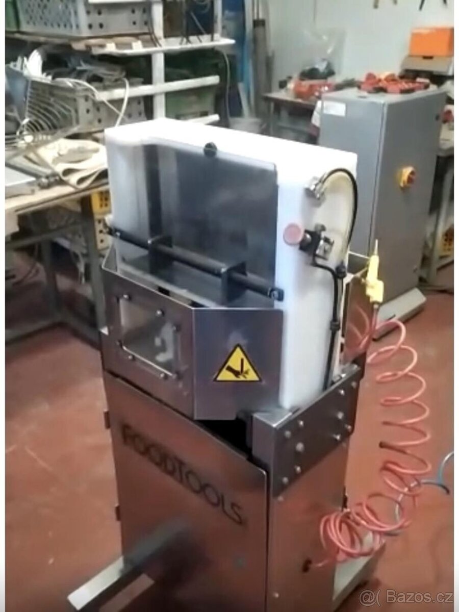 Kráječ dortu FOODTOOLS CS-4AA - 2