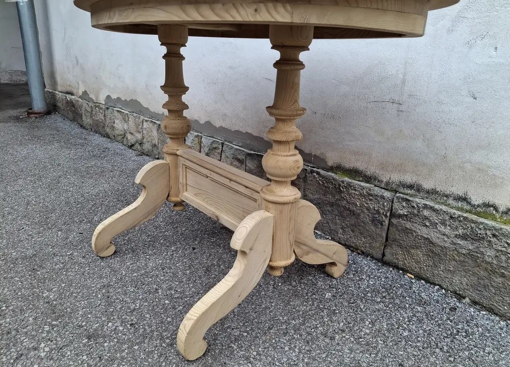 ZAJÍMAVÝ STAROŽITNÝ STŮL PO CELKOVÉ RENOVACI - 2