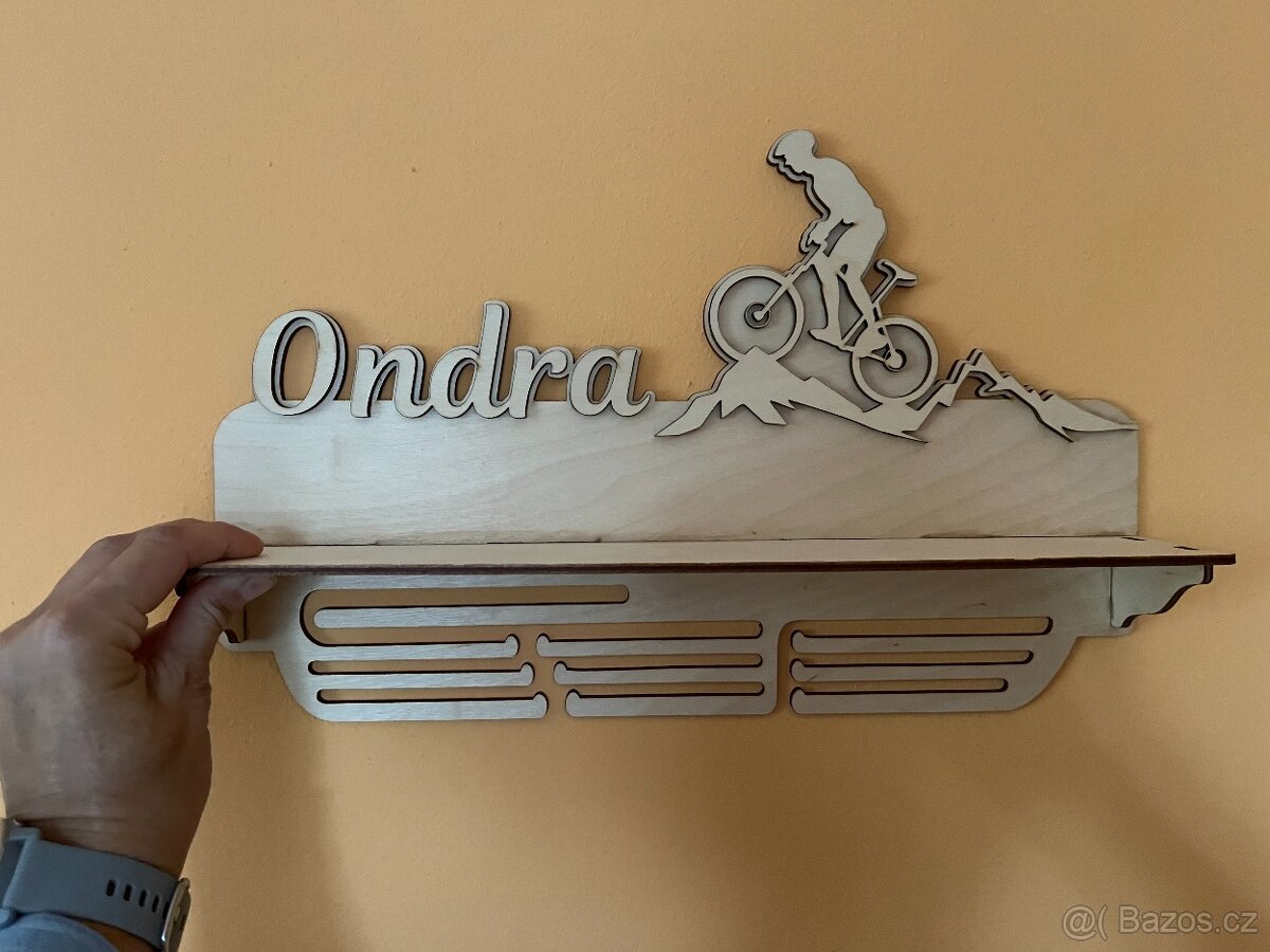 věšáky na medaile - 2