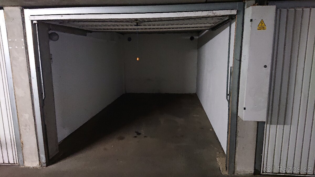 Garáž v ulici Krčínova - 2