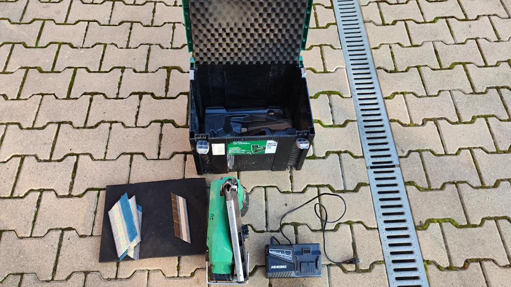 Hřebíkovačka, pistole na hřebíky Hikoti - 2