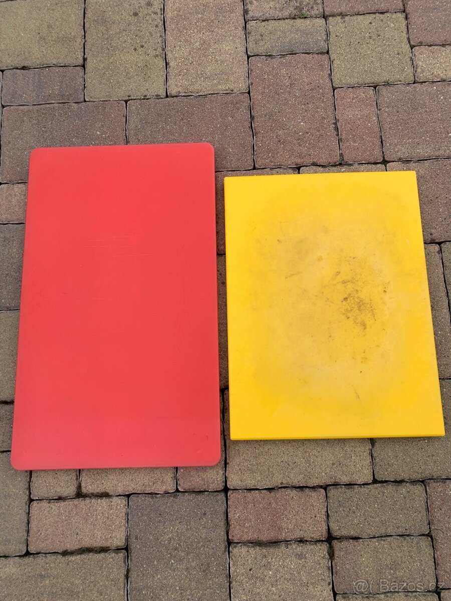 Prodám umělohmotná prkénka - 2