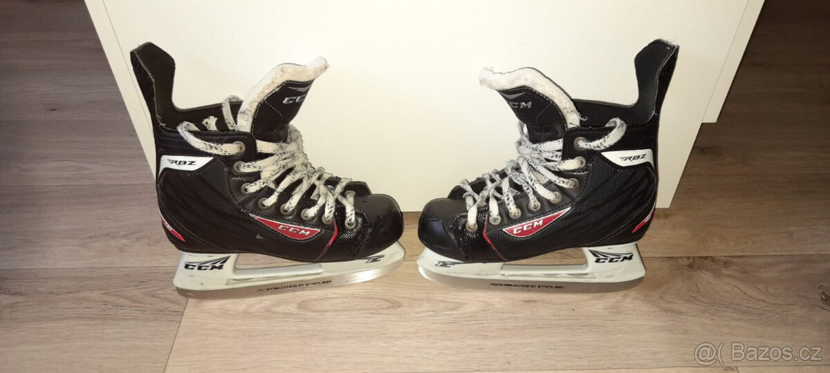 Kolečkové brusle, lední brusle, lyžařské boty - 2