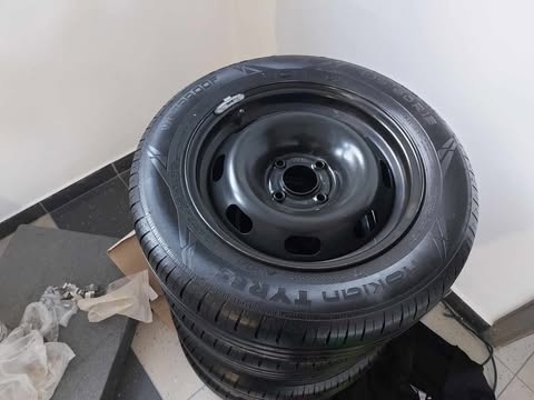 Letní pneu 195/60R15 - 2