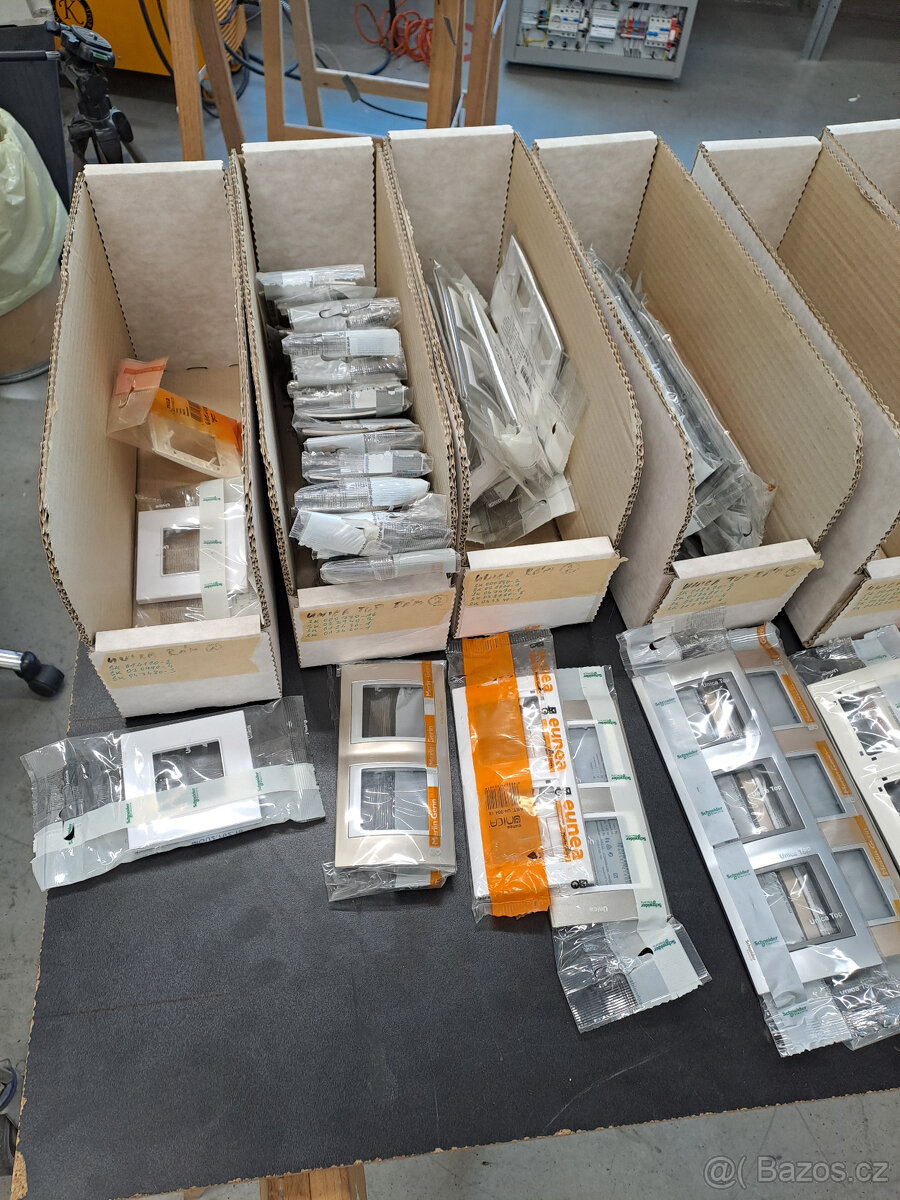 Rámečky Schneider Unica - 2