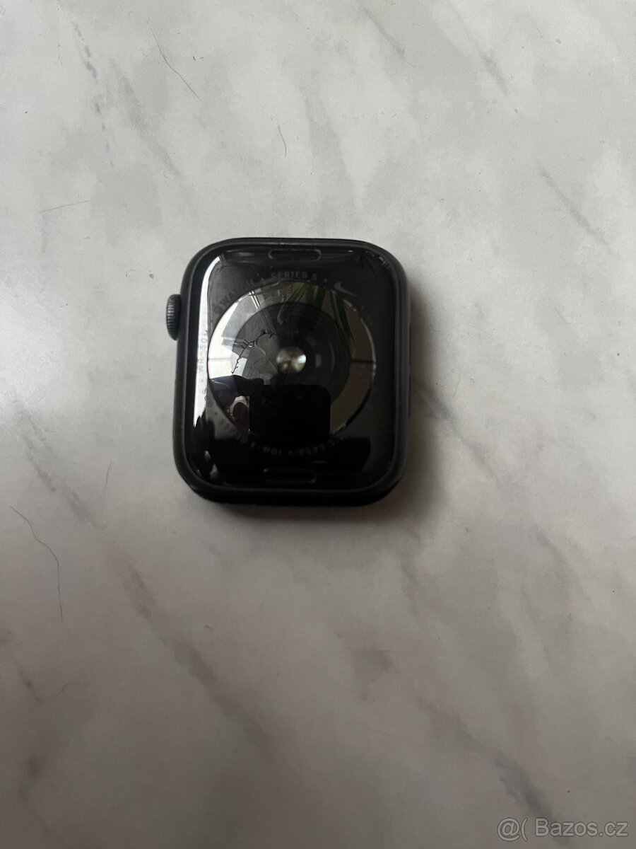 Apple Watch series 5 - 2