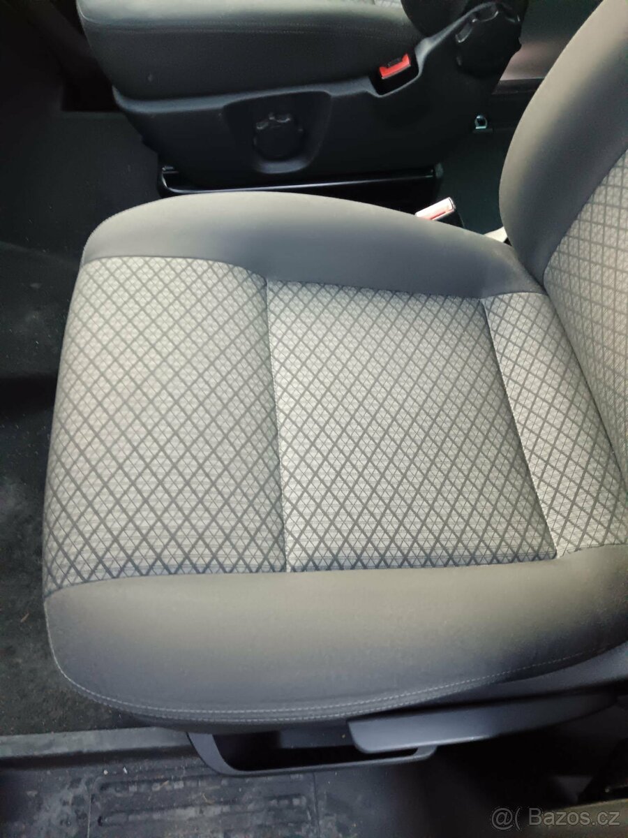 Otočné sedadlo MULTIVAN T6.1 - 2