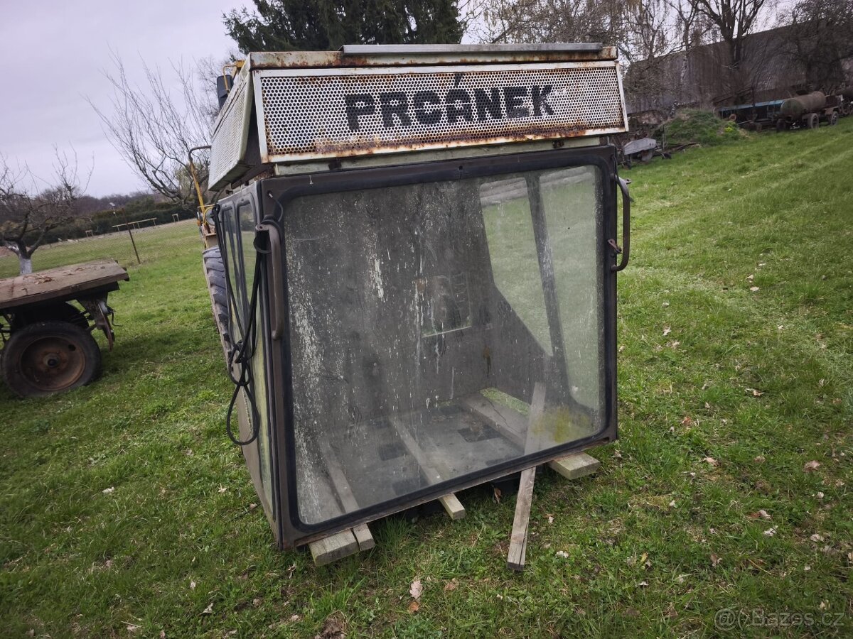 Prodám kabinu z E 517 - 2