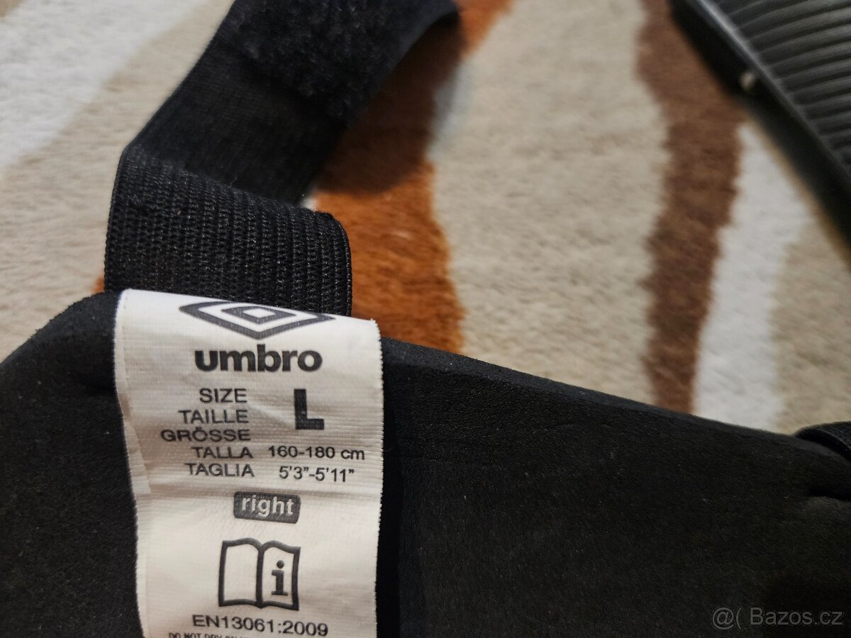 Fotbalové chrániče Umbro - 2