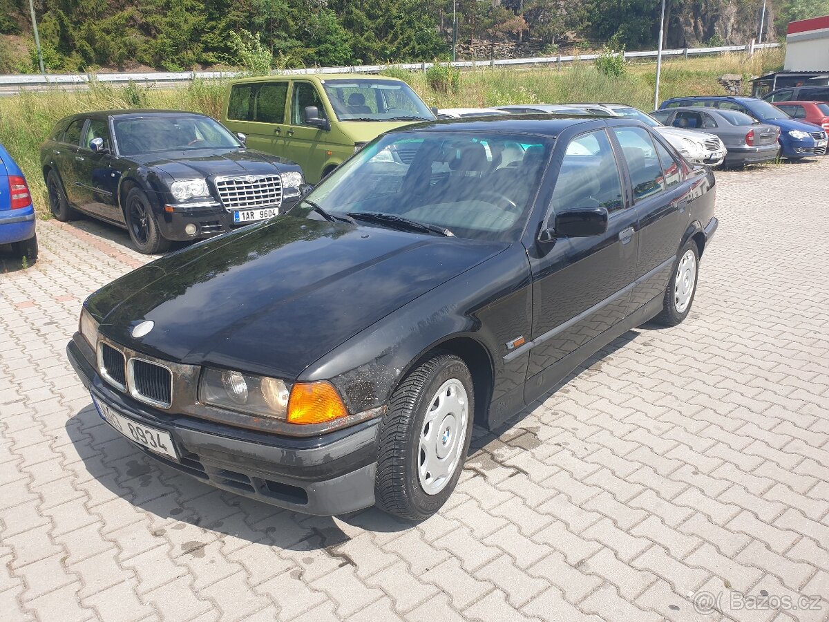 Bmw e36 sedan 1.6i - nová STK - 2