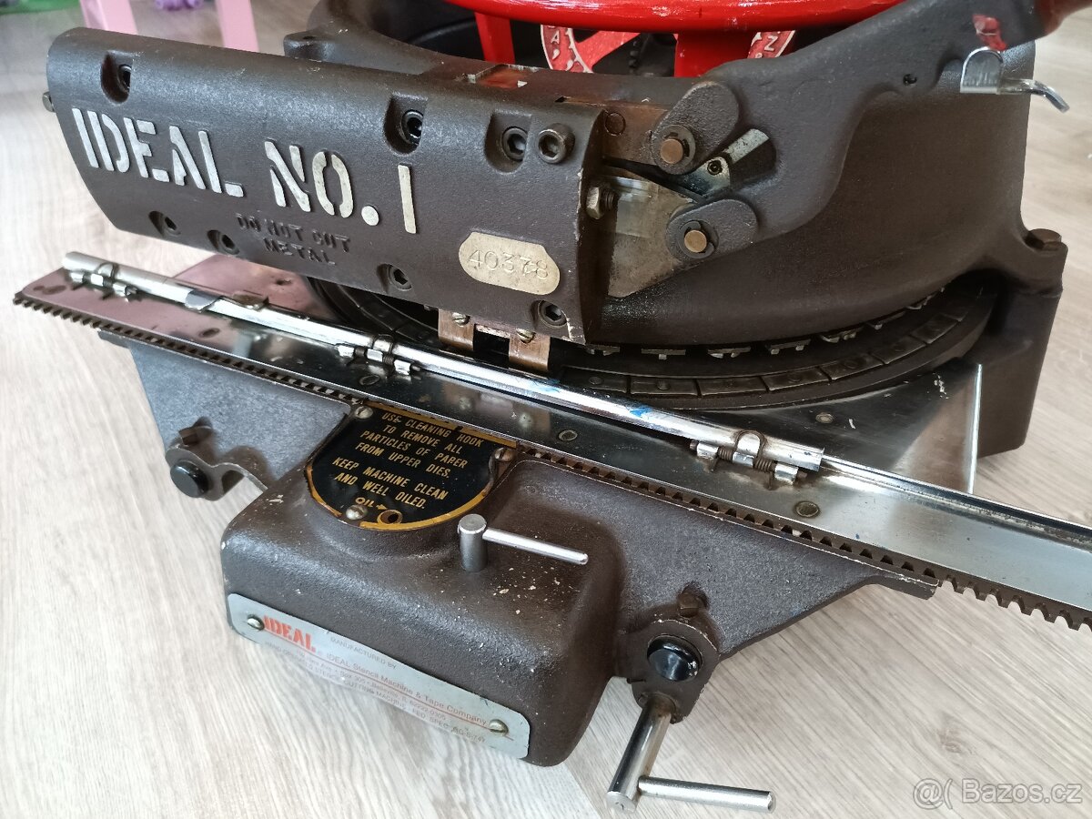 IDEAL No.1 Stencil Machine (USA, cca 1965) – top stav - 2