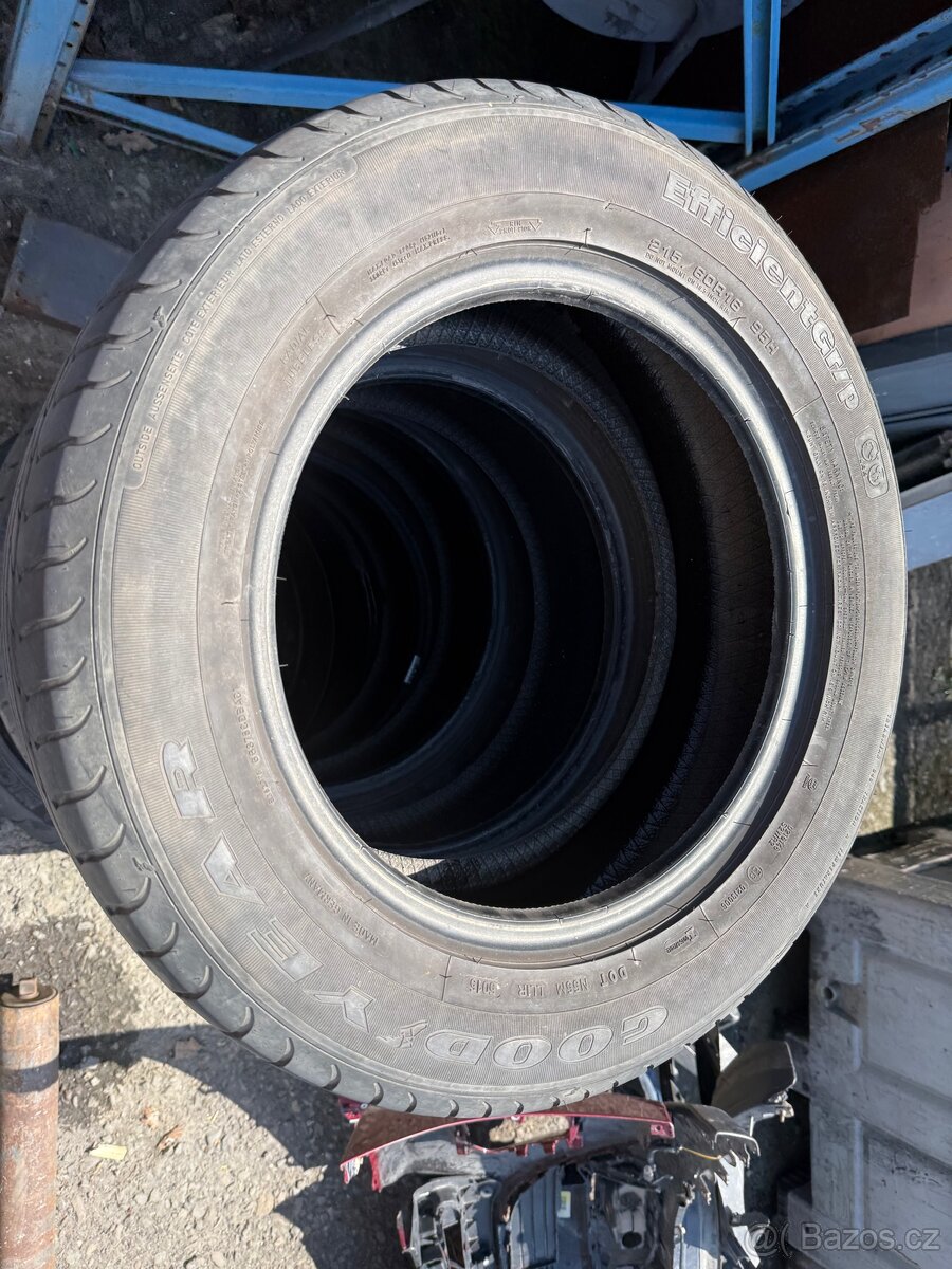 215/60R16 goodyear - 2
