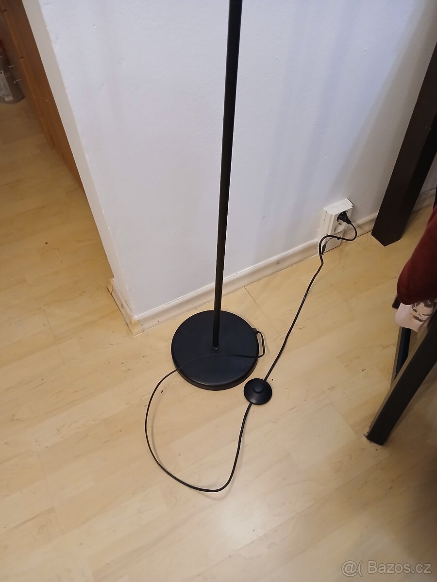 Stojanová lampa s vypínačem - 2
