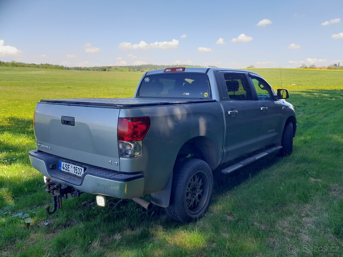 Prodám Toyota Tundra 4x4 ,5.7 ,8V