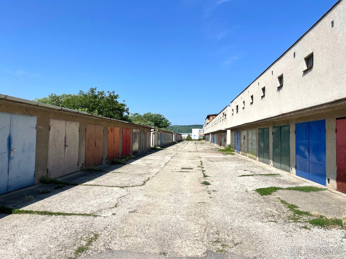 PRONÁJEM GARÁŽE UHERSKÝ BROD, U ŽLEBU - 2
