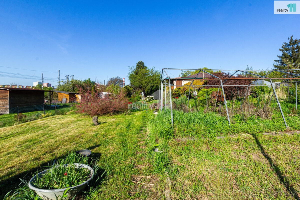 Prodej zahrady 418 m2 s chatou 18 m2 - 2
