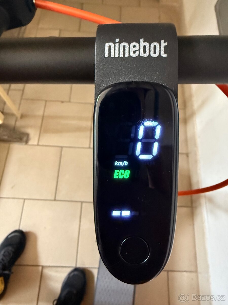 Ninebot by Segway - F40E - téměř nová elektrokoloběžka - 2