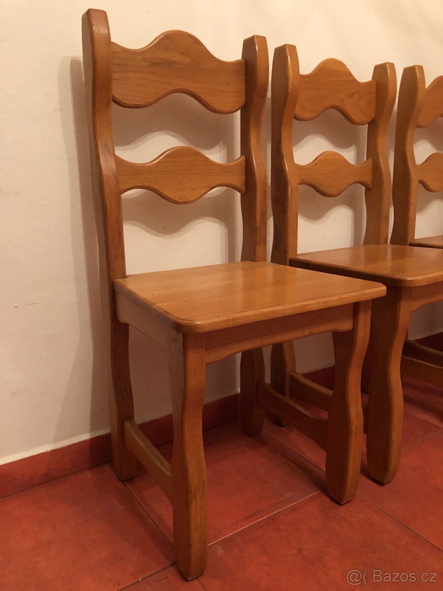 Čtyři dubové masivní židle - 2