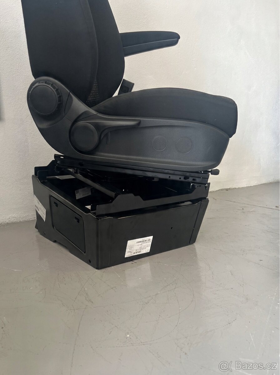 MB Sprinter 907 910 sedačka - 2