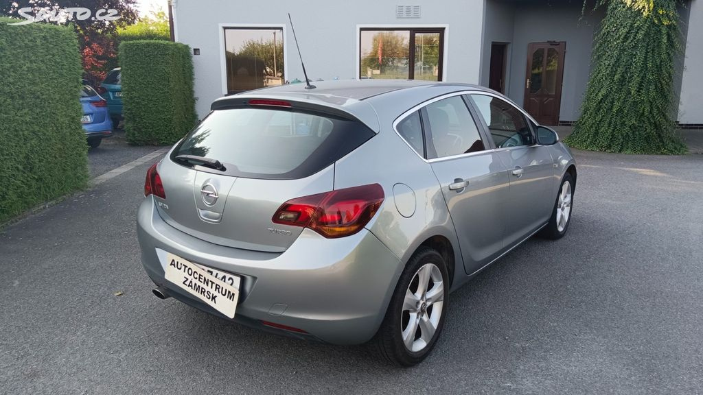 Opel Astra J 1,4i 103kw TK do 7/2027 - 2