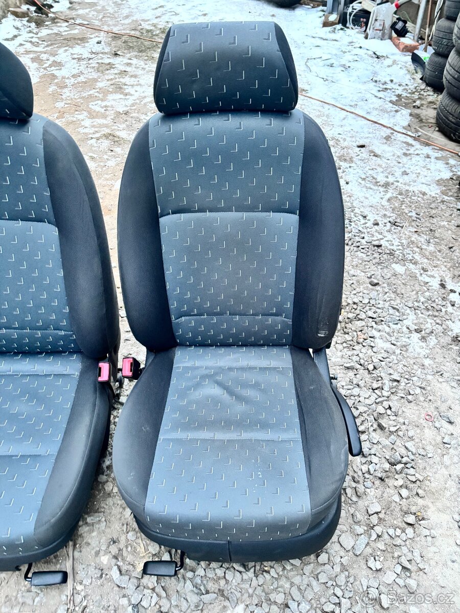 Sedačky Škoda Octavia 1 - 2