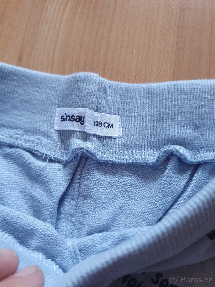 Nové teplákové světle modré kraťasy šortky sinsay v.128 s au - 2