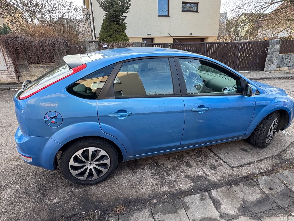 Prodám Ford Focus 1.6 benzín Facelift (mk2)2011 - 2