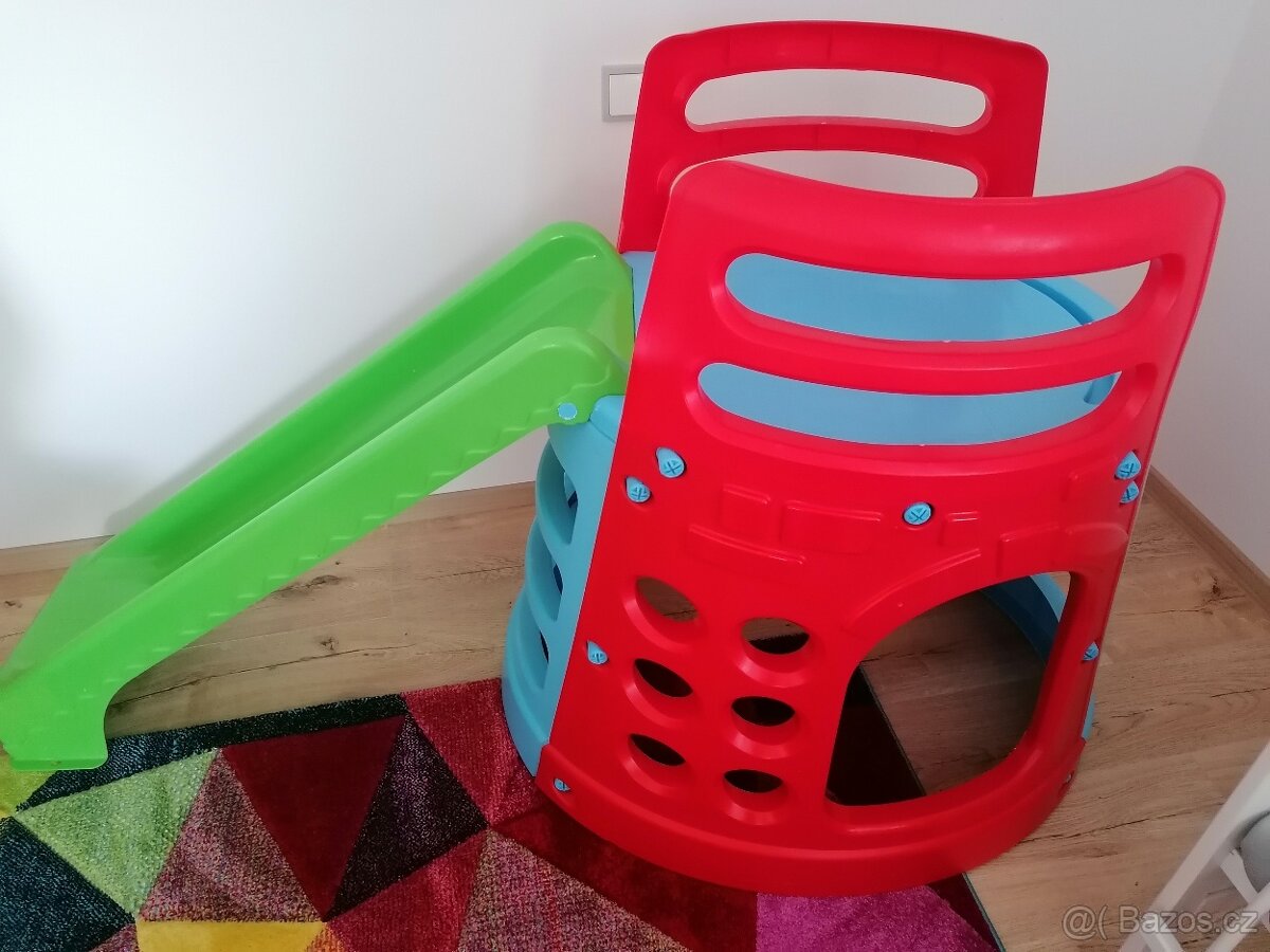 Plastová skluzavka - 2