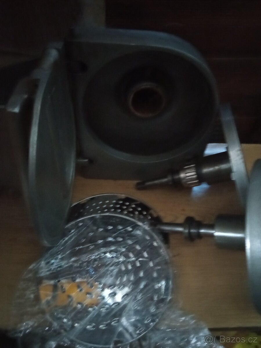 Krouhací přídavný trojek alba - 2