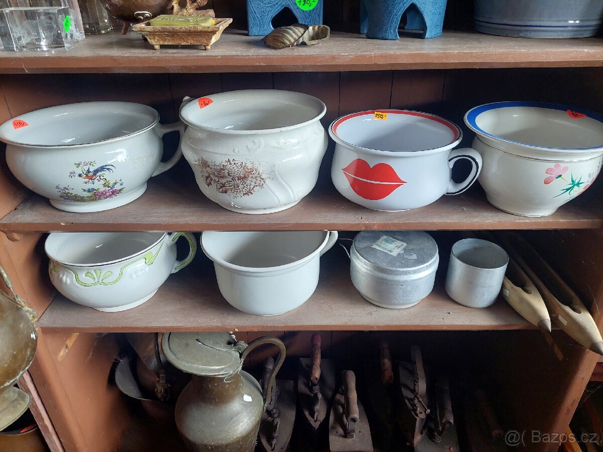 Starý PORCELANOVÝ Nočník - 2
