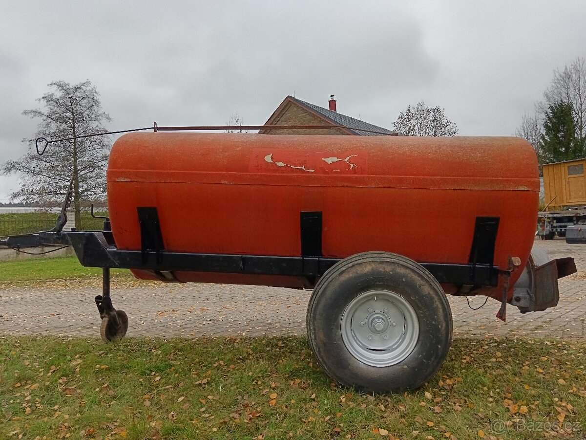 Laminátový fekál, cisterna, nádrž na vodu o objemu 4.000l - 2