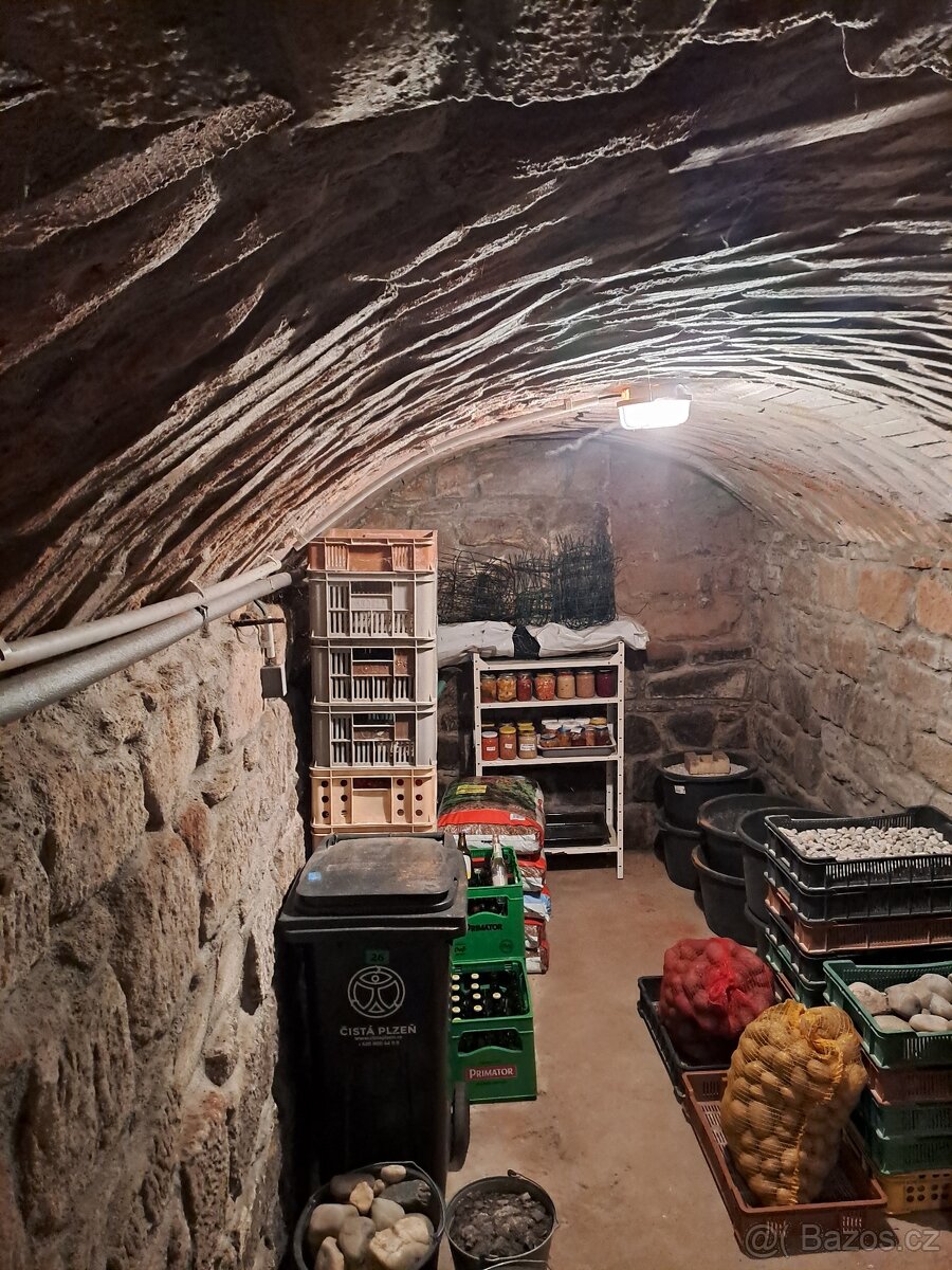 Prodáme rodinný dům v centru Plzně - 2