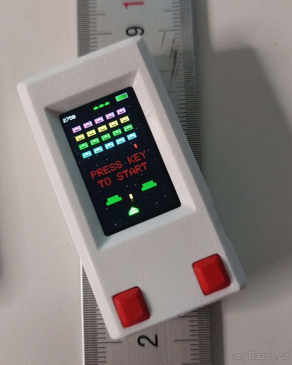 Nejmenší herní konzole Space Invaders - 2