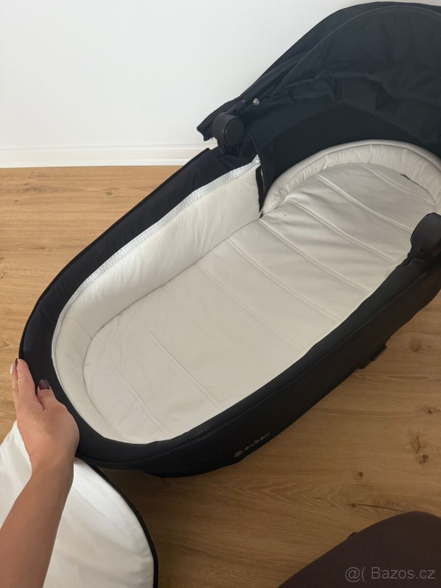 Prodám korbičku Cybex priam s originální pláštěnkou - 2