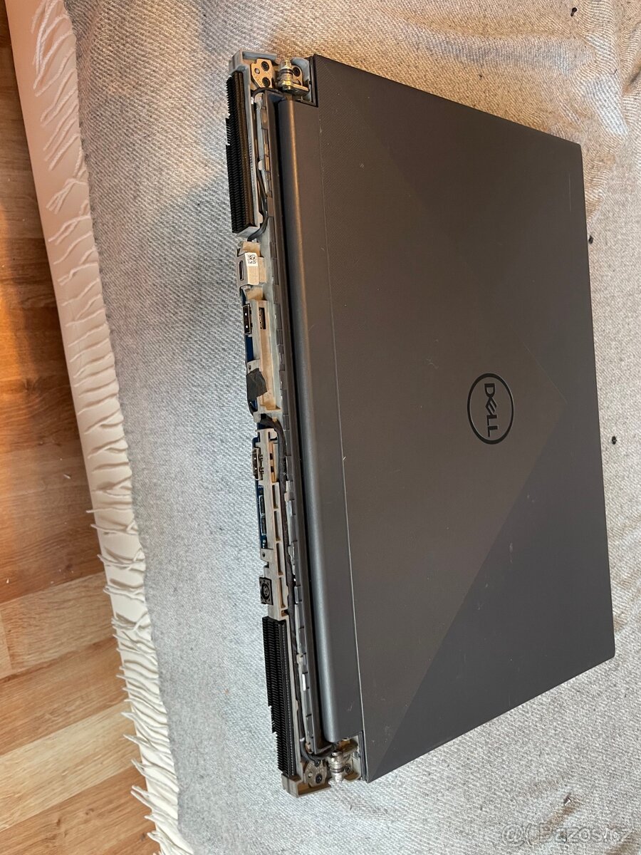 Dell G5 15 Gaming 5510/5511 - nefunkční na díly - 2