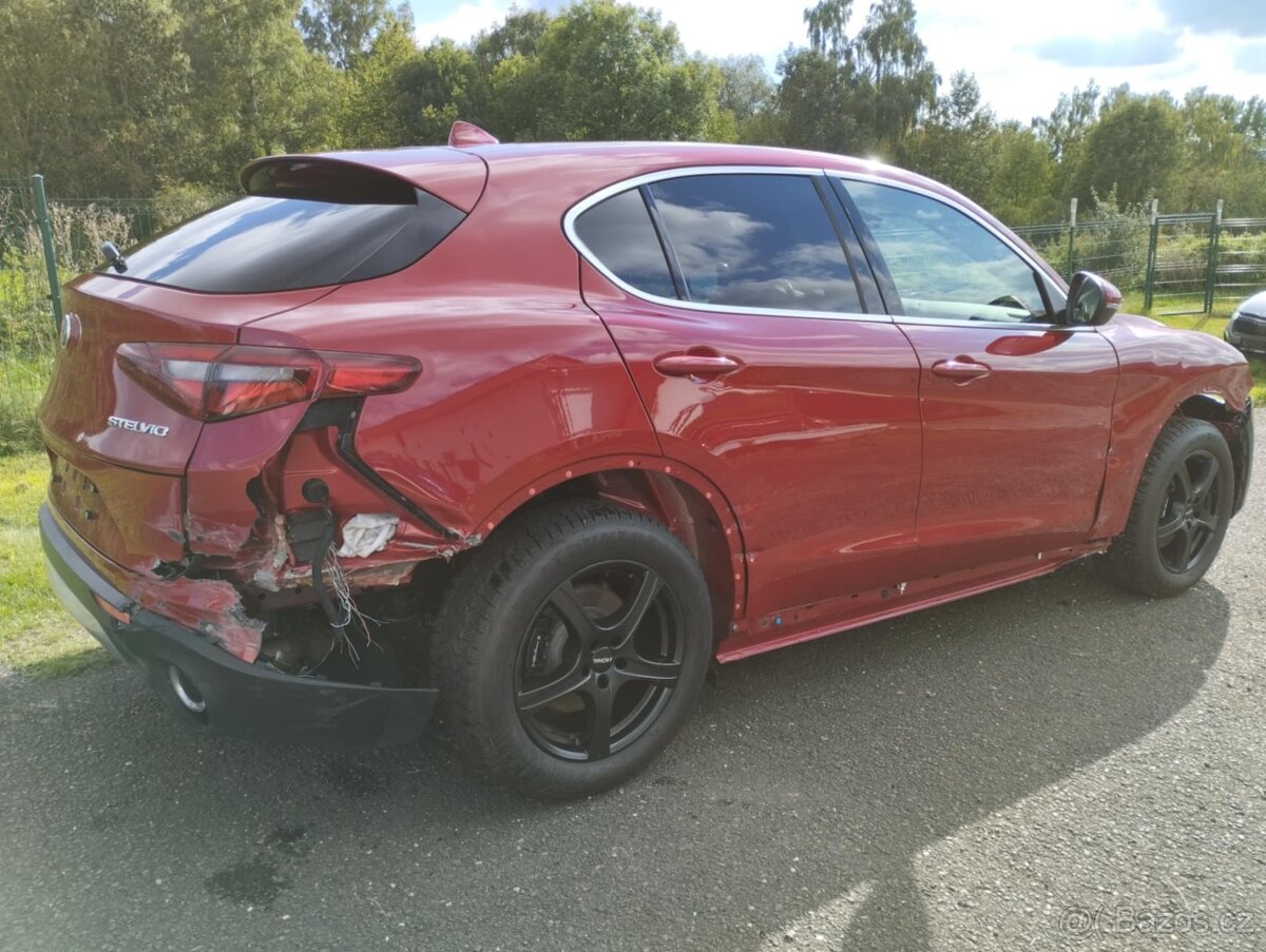 Alfa Romeo Stelvio 2.0T 206kw HAVAROVANÉ, DPH -akce - 2