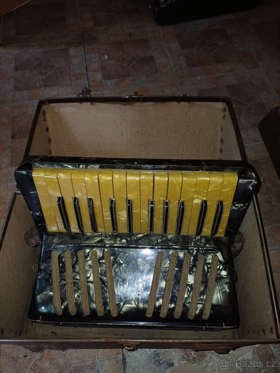 Akordeon, historická pianovka Meisterklang - 2