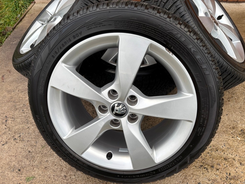 Prodám zimní sadu alu kol 16" na Škoda Rapid / Fabia III - 2