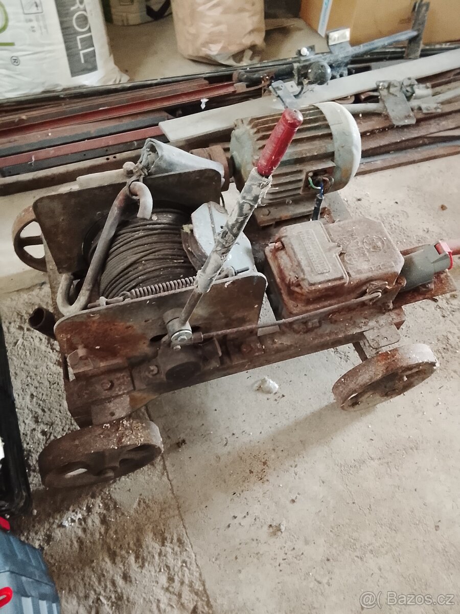 Stavební vrátek - 2