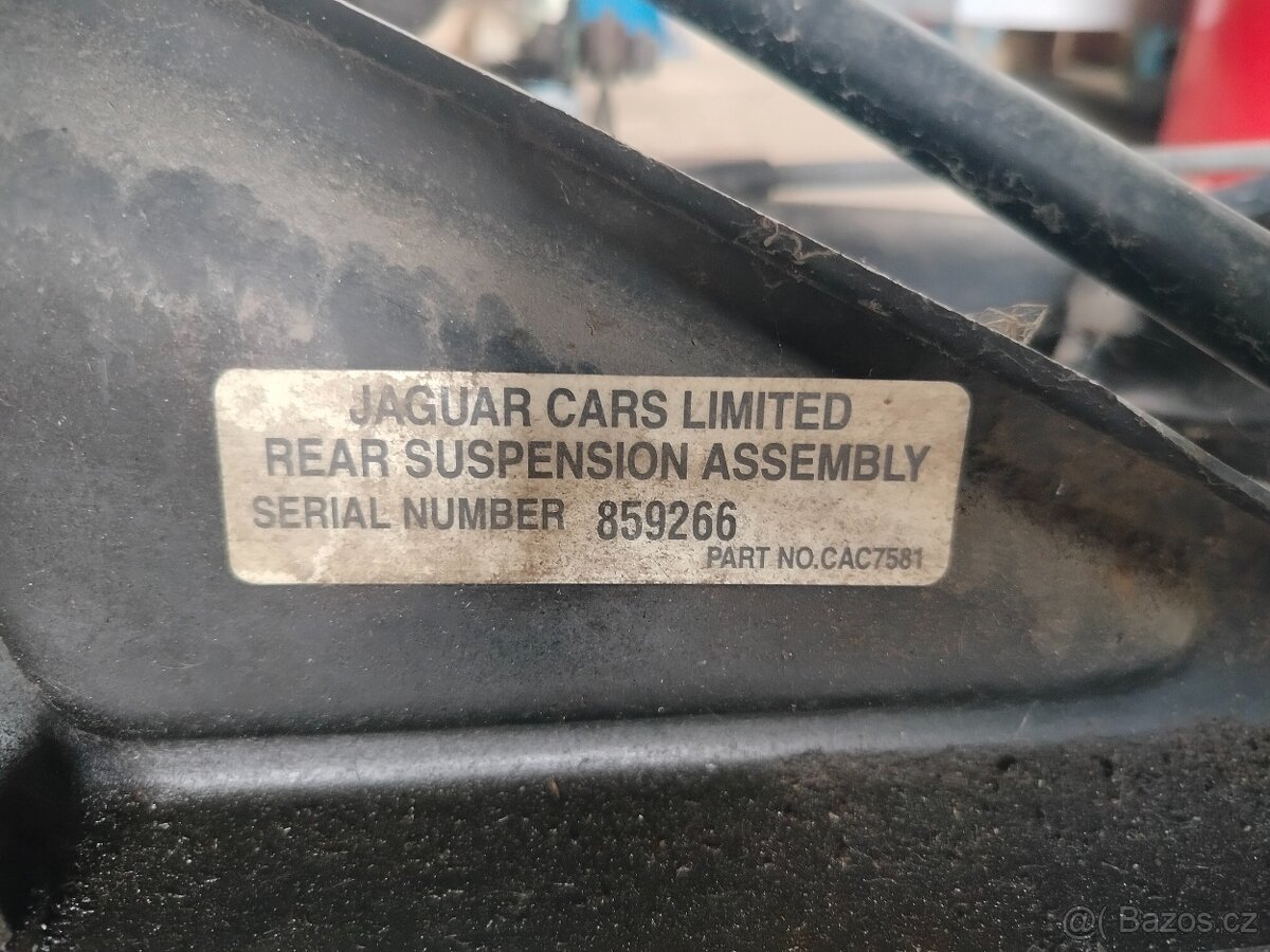 Jaguar XKR zadní osa - 2