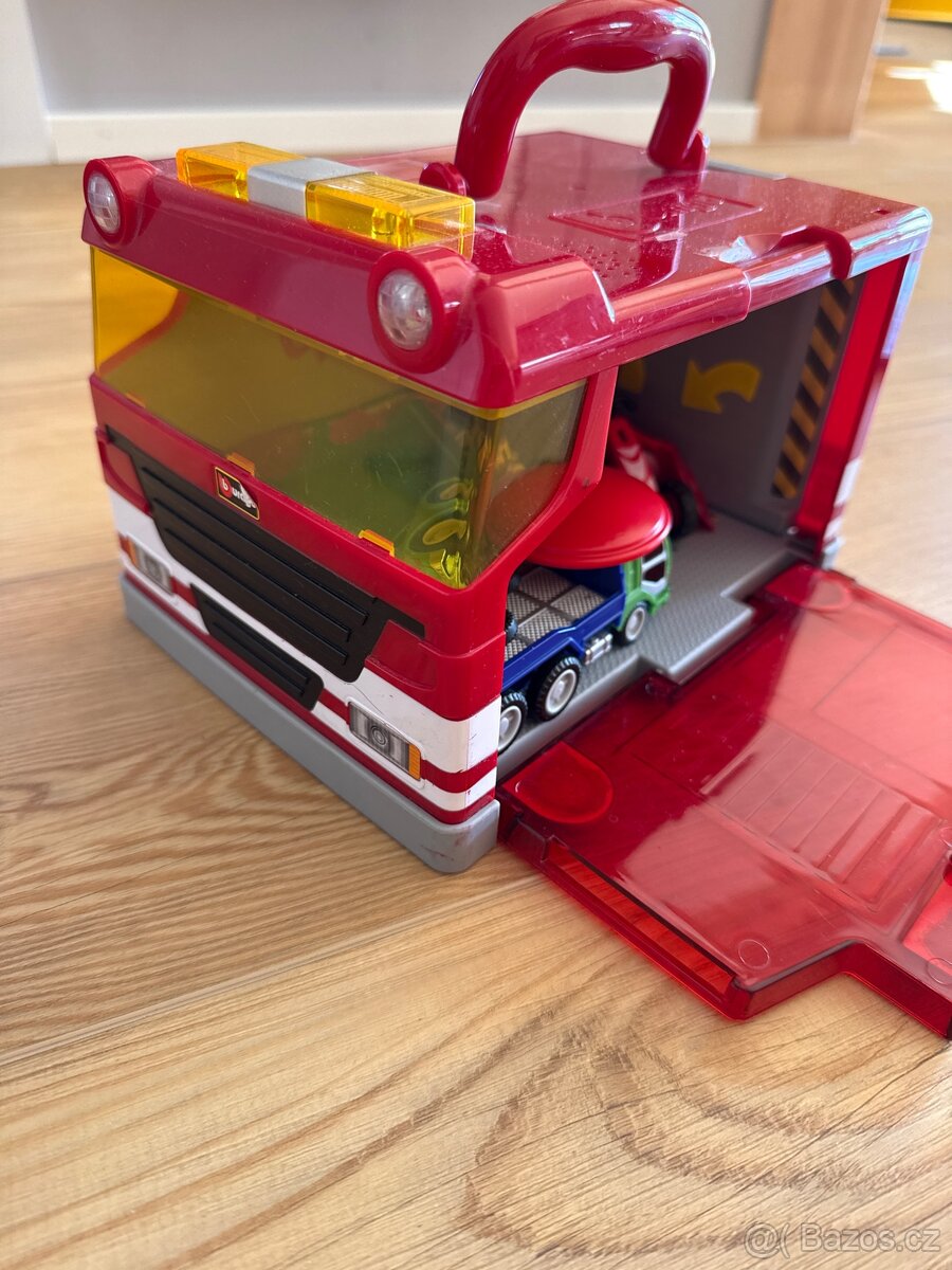 Prenosna garaz s auticky - 2