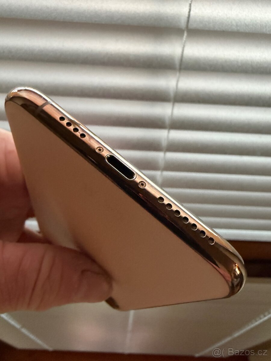 iPhone 11 Pro Max Gold Top Top - 2