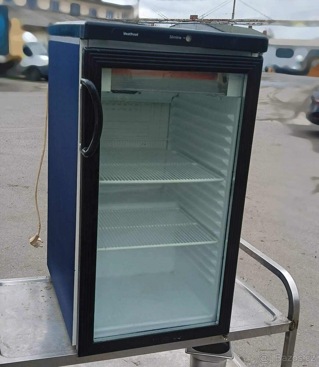 Prosklená lednice na nápoje atd - 2