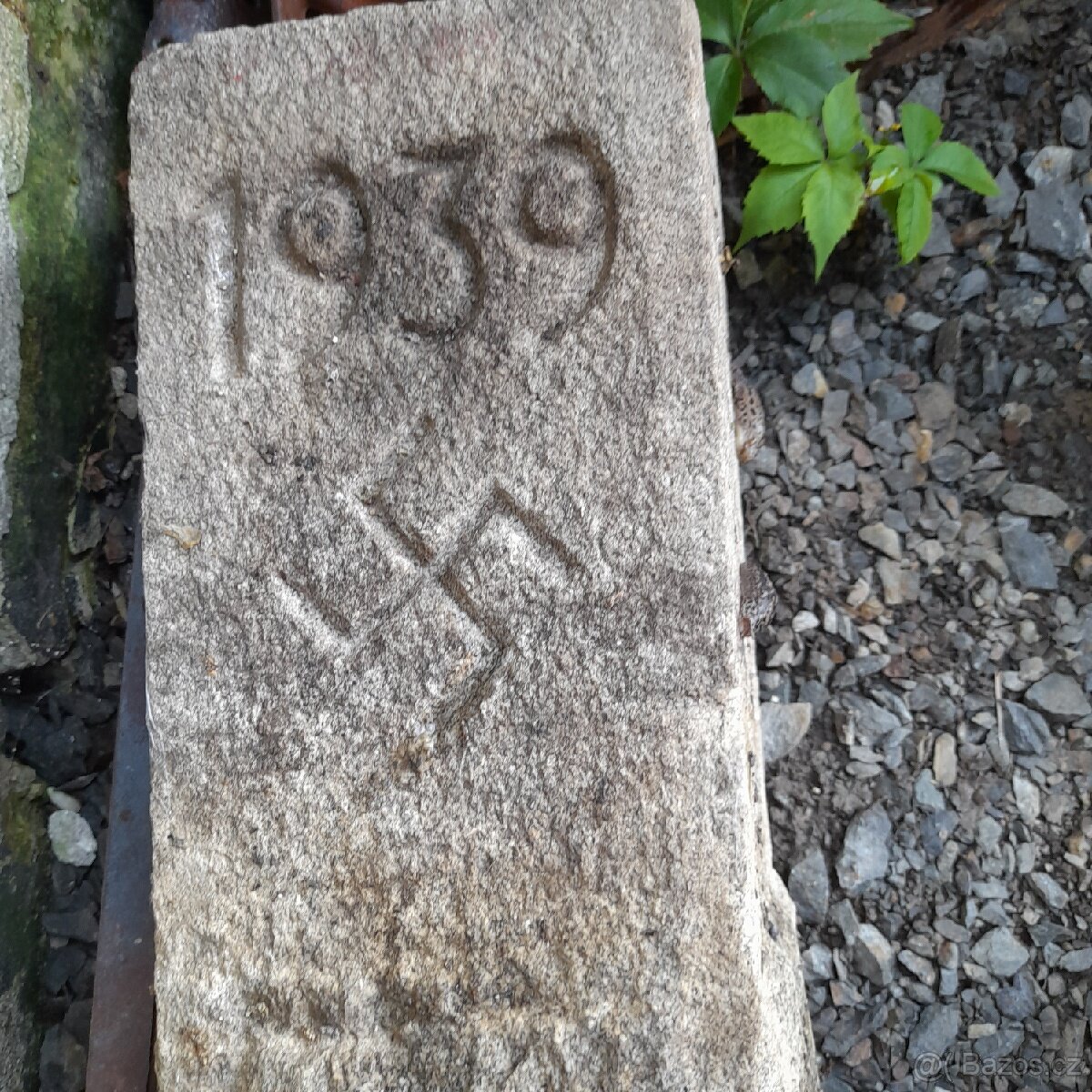 Žulový hraniční kámen, svastika,1939 Rarita - 2