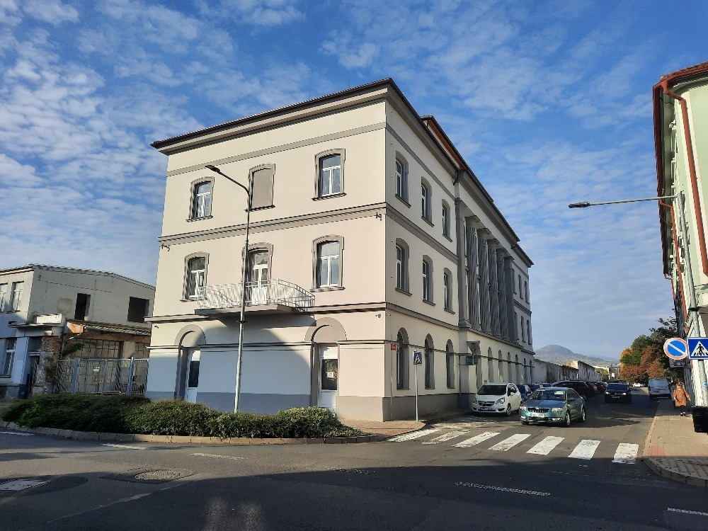 Lovosice-pronájem nebytových prostor 140 a 145 m2, centrum - 2