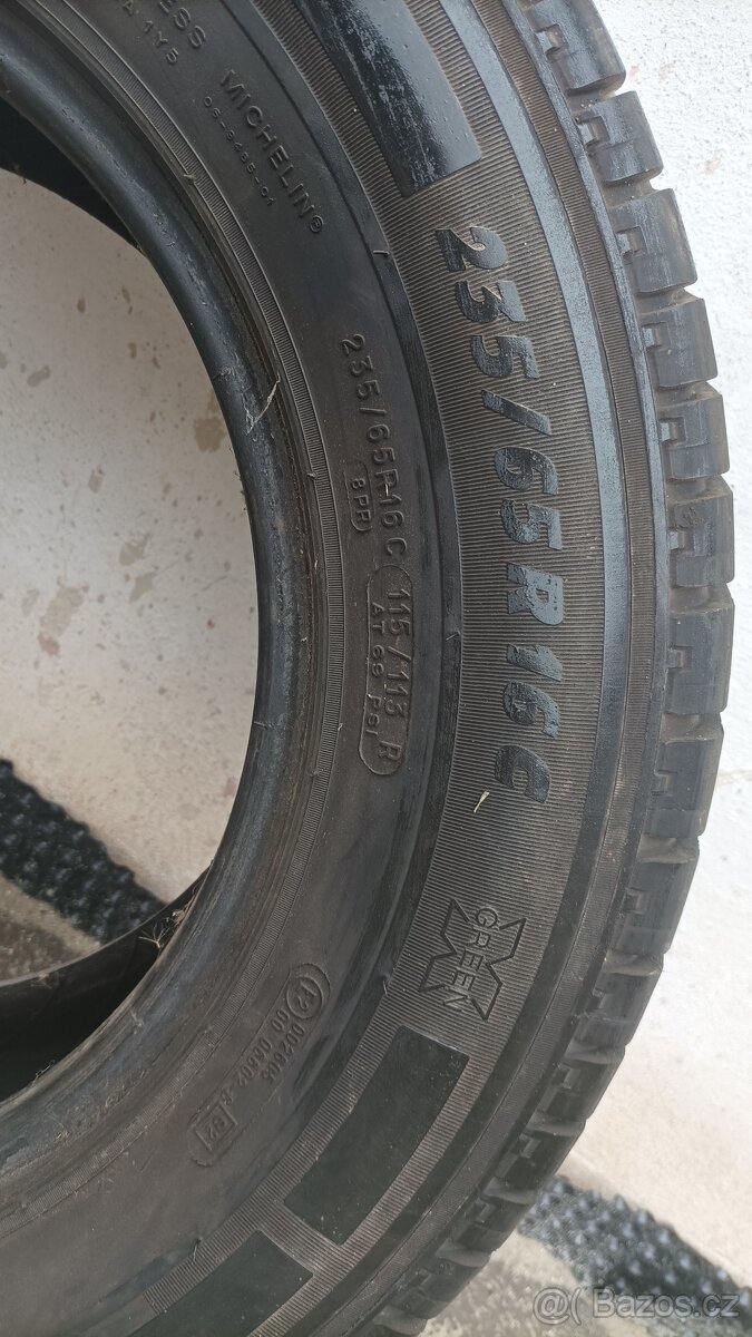 Michelin Agilis 235/65 R16C - 2