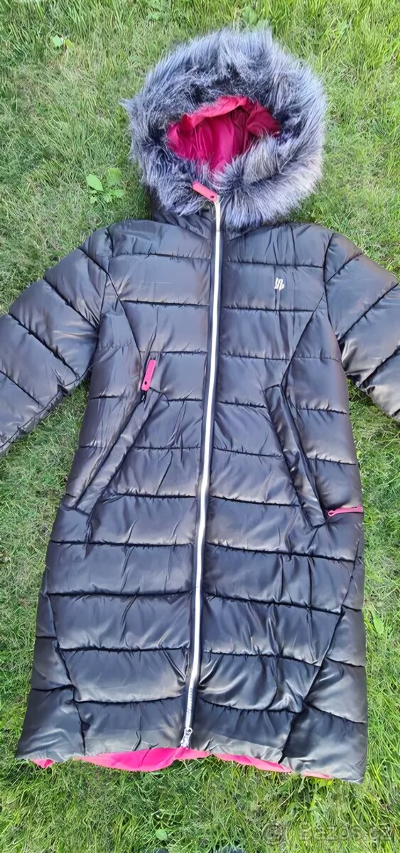 Krasny zimni kabát LOOP velikost 164. Jako novy - 2