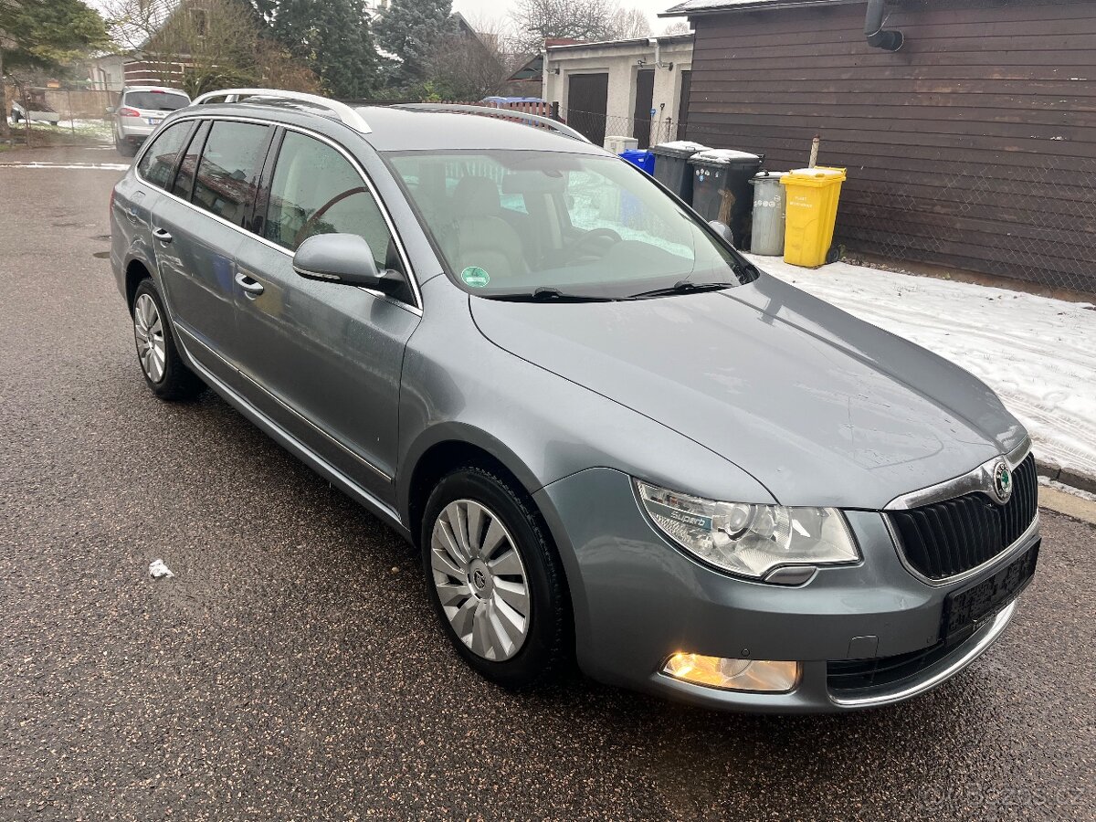 Škoda Superb 2 Elegance 2.0 TDi 125kW DSG F1 xenon - 2