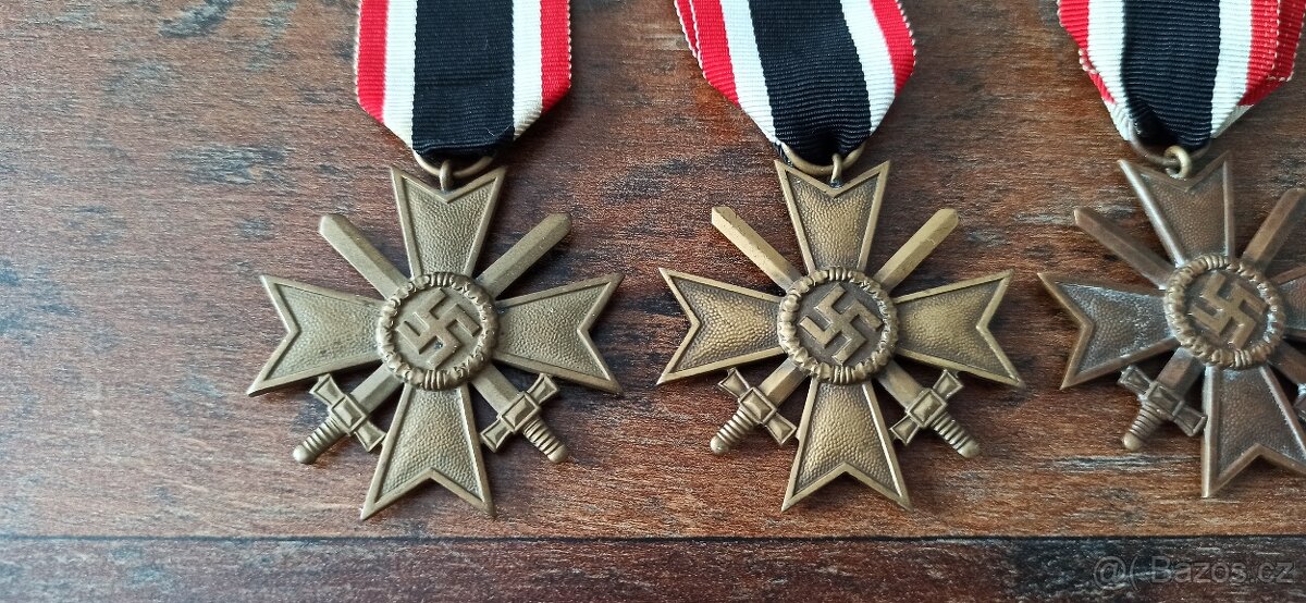 Záslužný kříž druhé třídy s meči. - 2