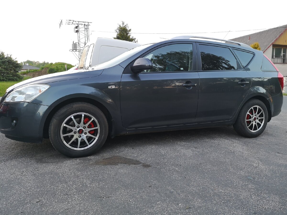 Kia ceed crdi 85kw r.v.2008 - 2